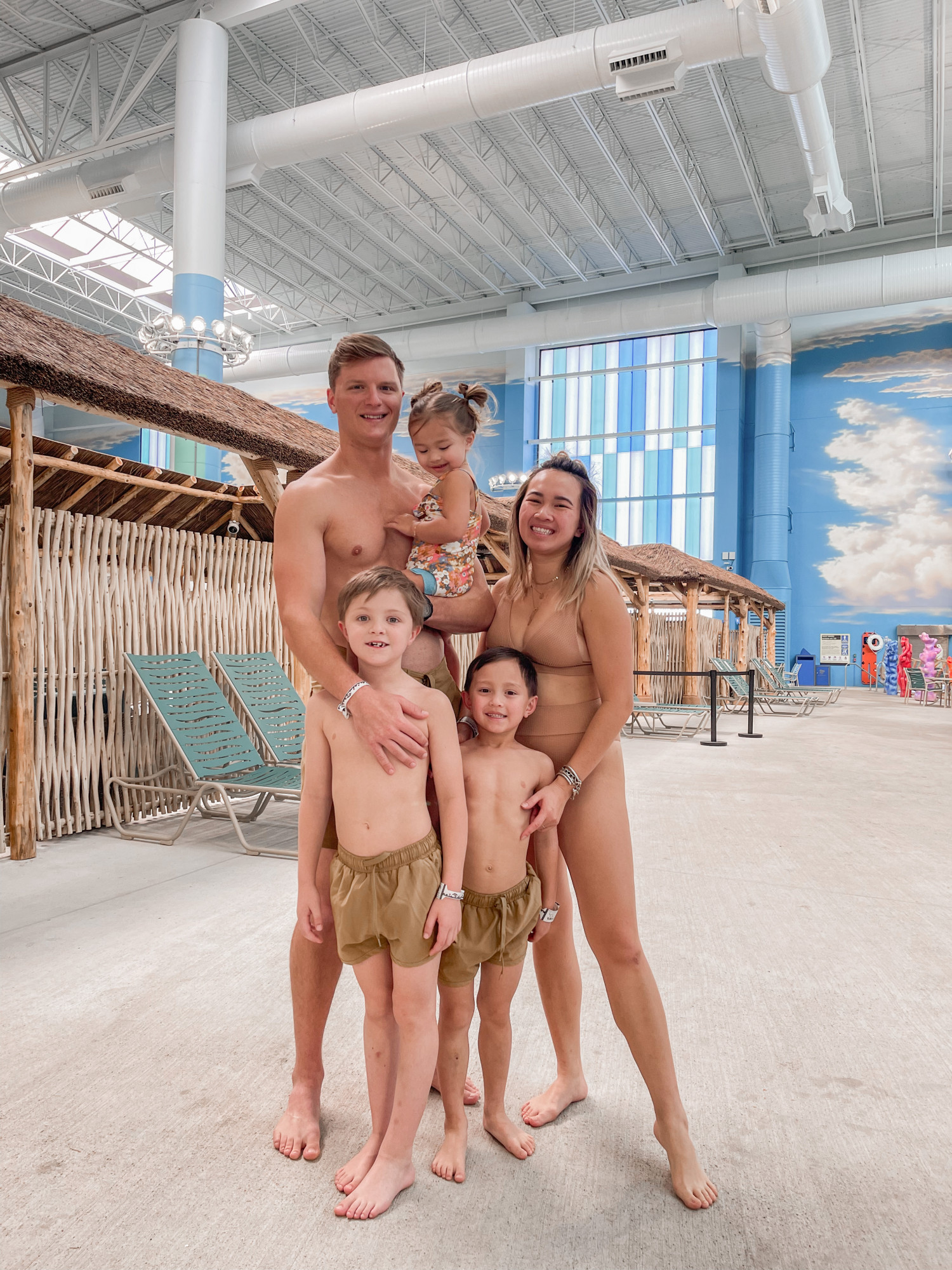 WHAT YOU NEED TO KNOW WHEN PLANNING A TRIP TO KALAHARI (ROUND ROCK