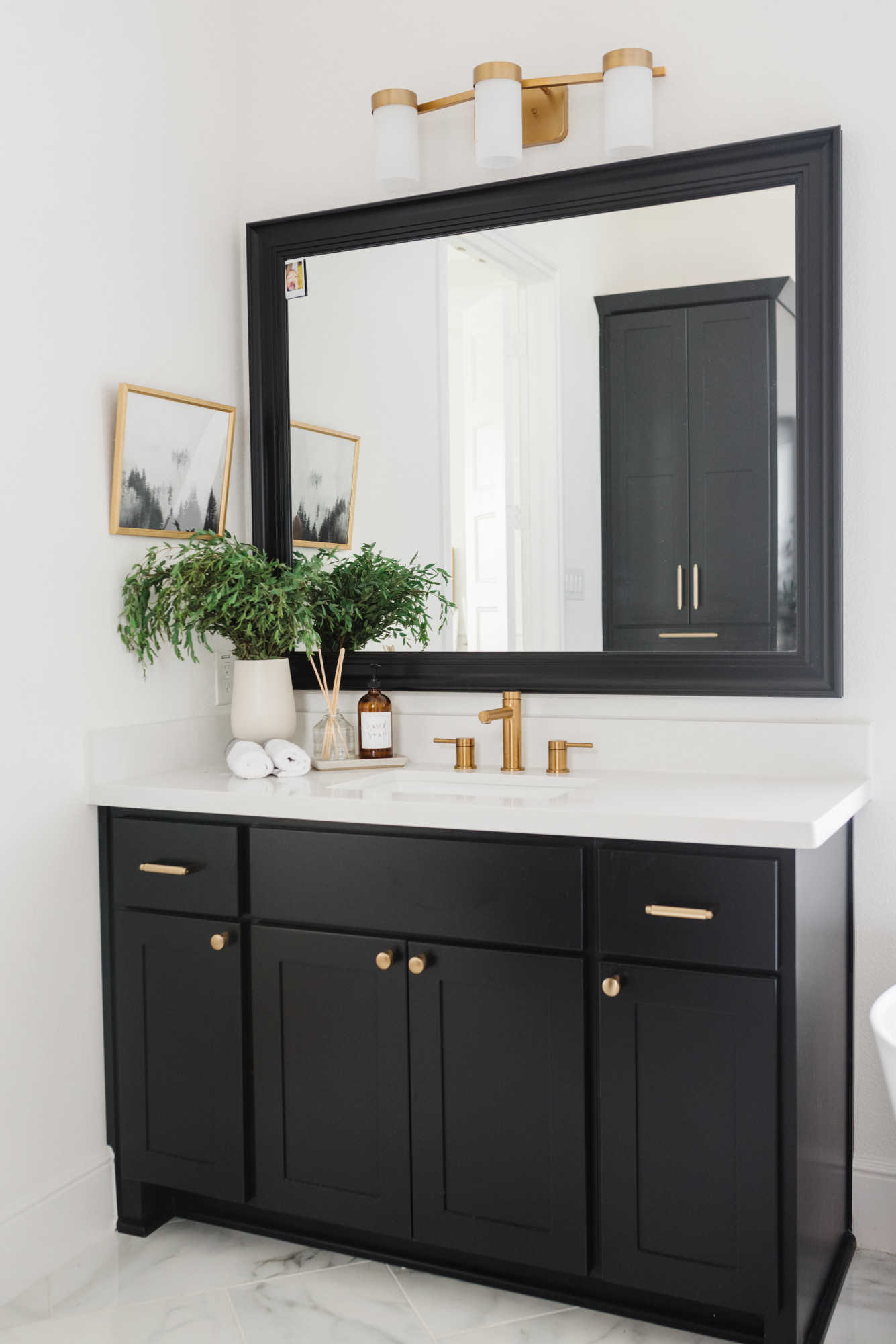 HOW TO DESIGN A TRANSITIONAL BATHROOM - Annie Mescall